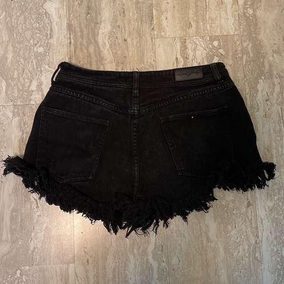Frayed hi rise shorts with eyelet cut outs - Picture 6 of 7